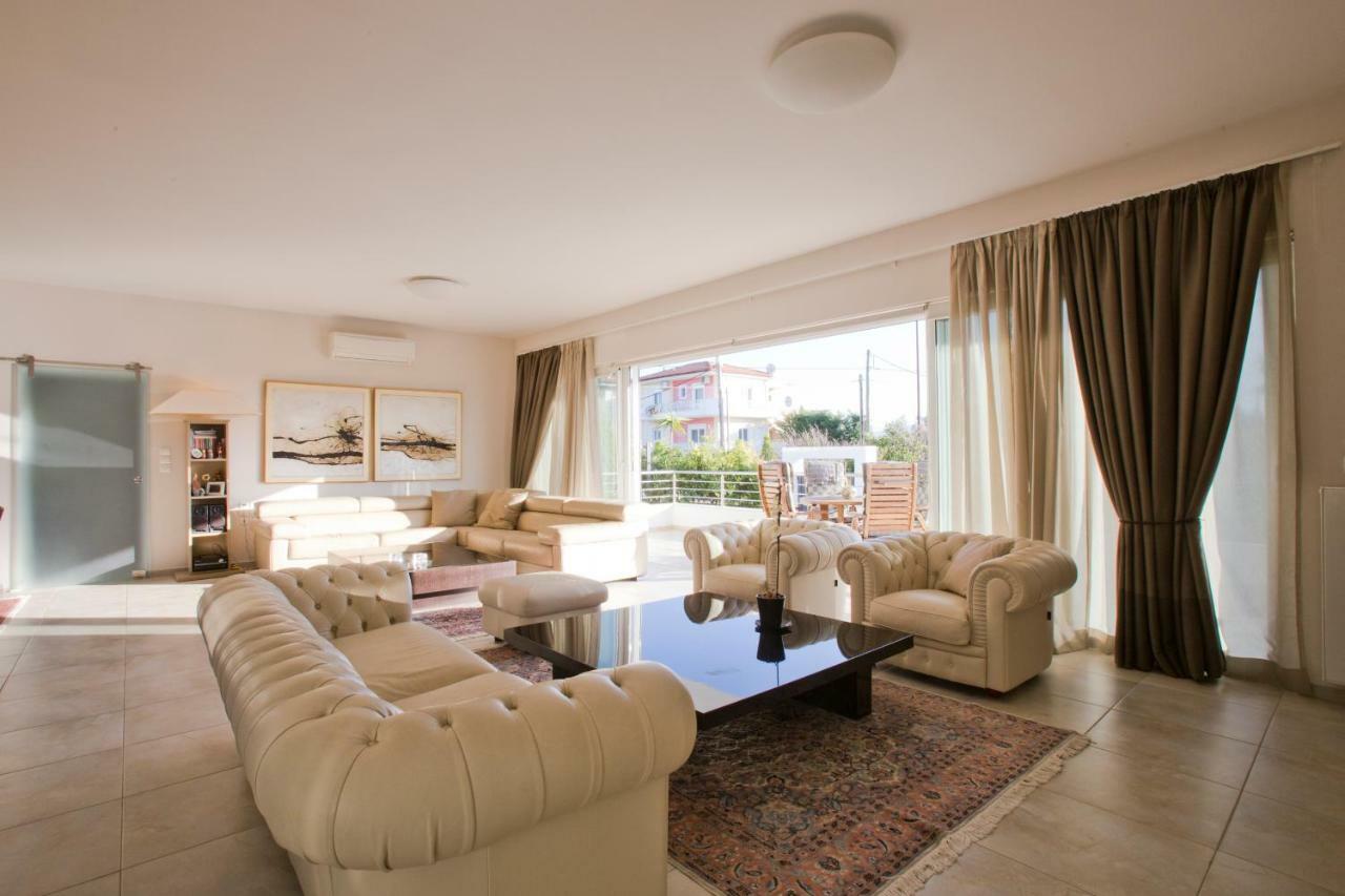 Luxury Villa Loutraki With Private Heated Pool Zewnętrze zdjęcie
