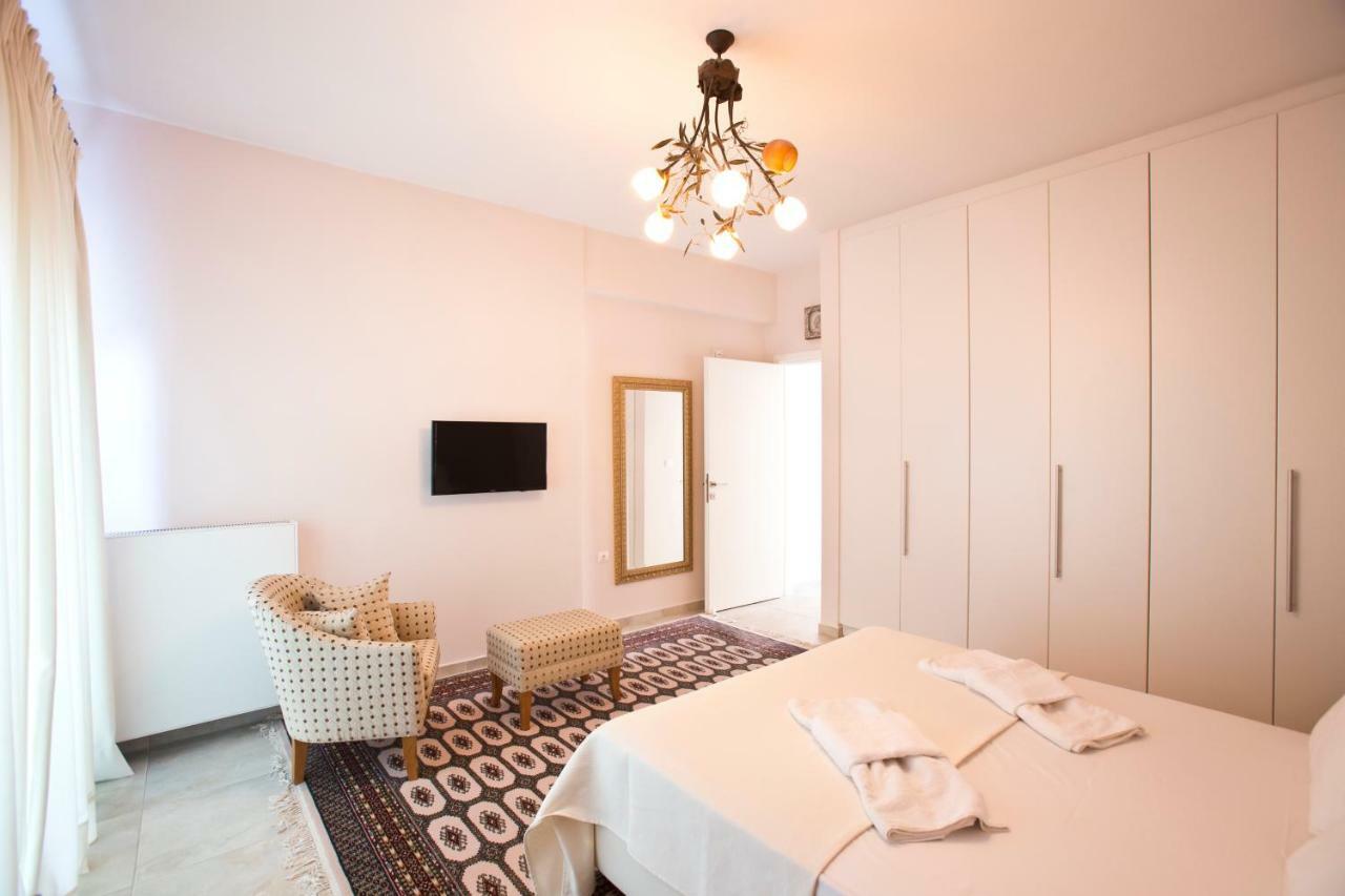 Luxury Villa Loutraki With Private Heated Pool Zewnętrze zdjęcie