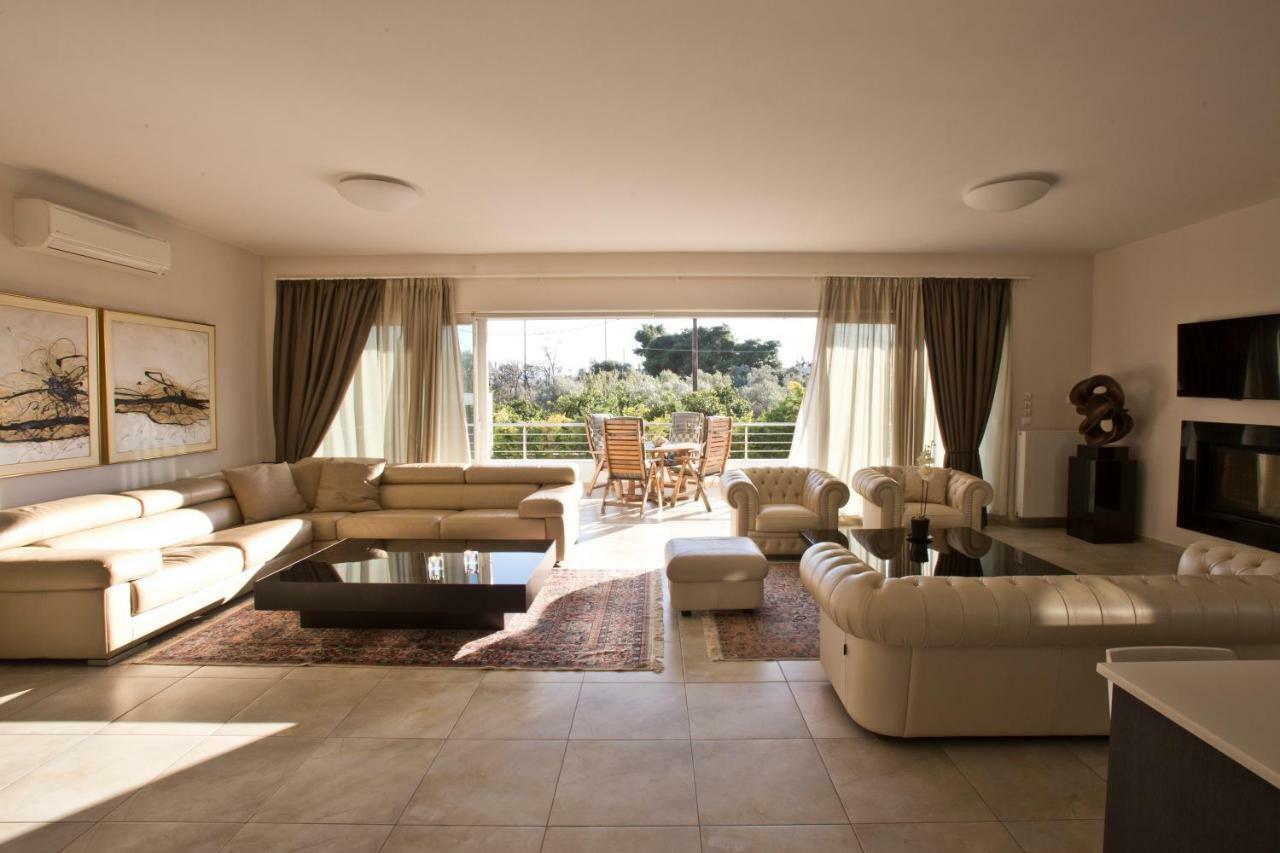 Luxury Villa Loutraki With Private Heated Pool Zewnętrze zdjęcie